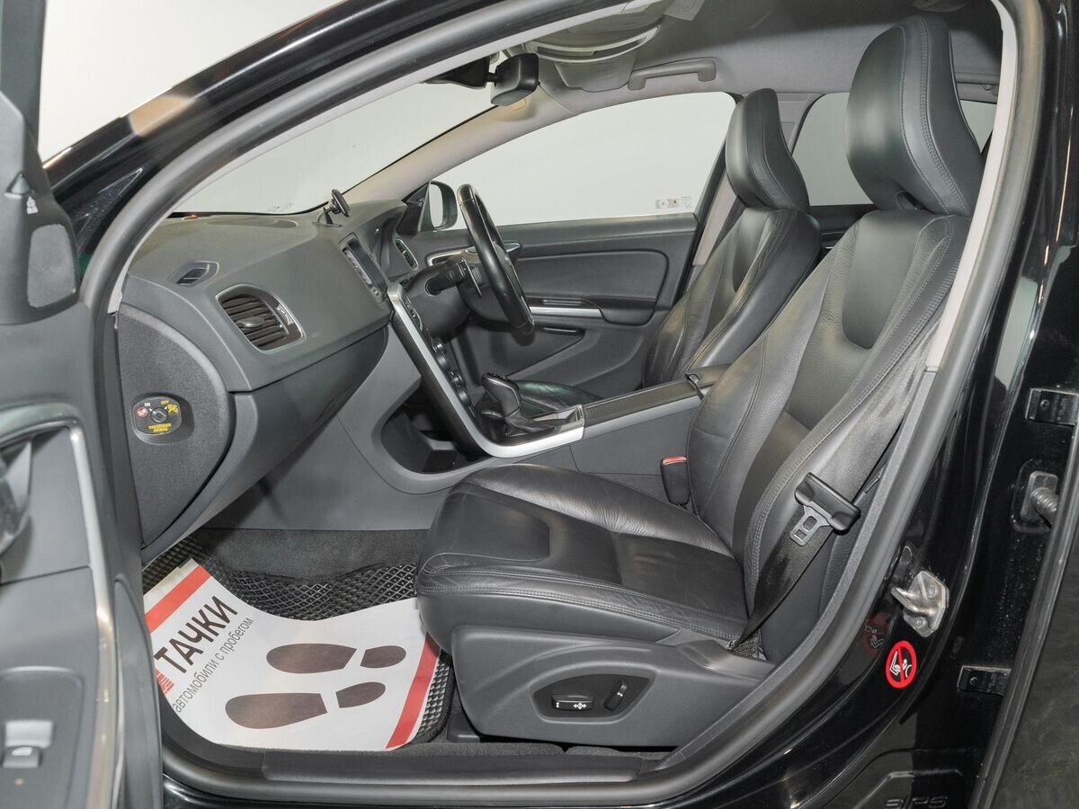 Volvo V60 2013 - фото автомобиля