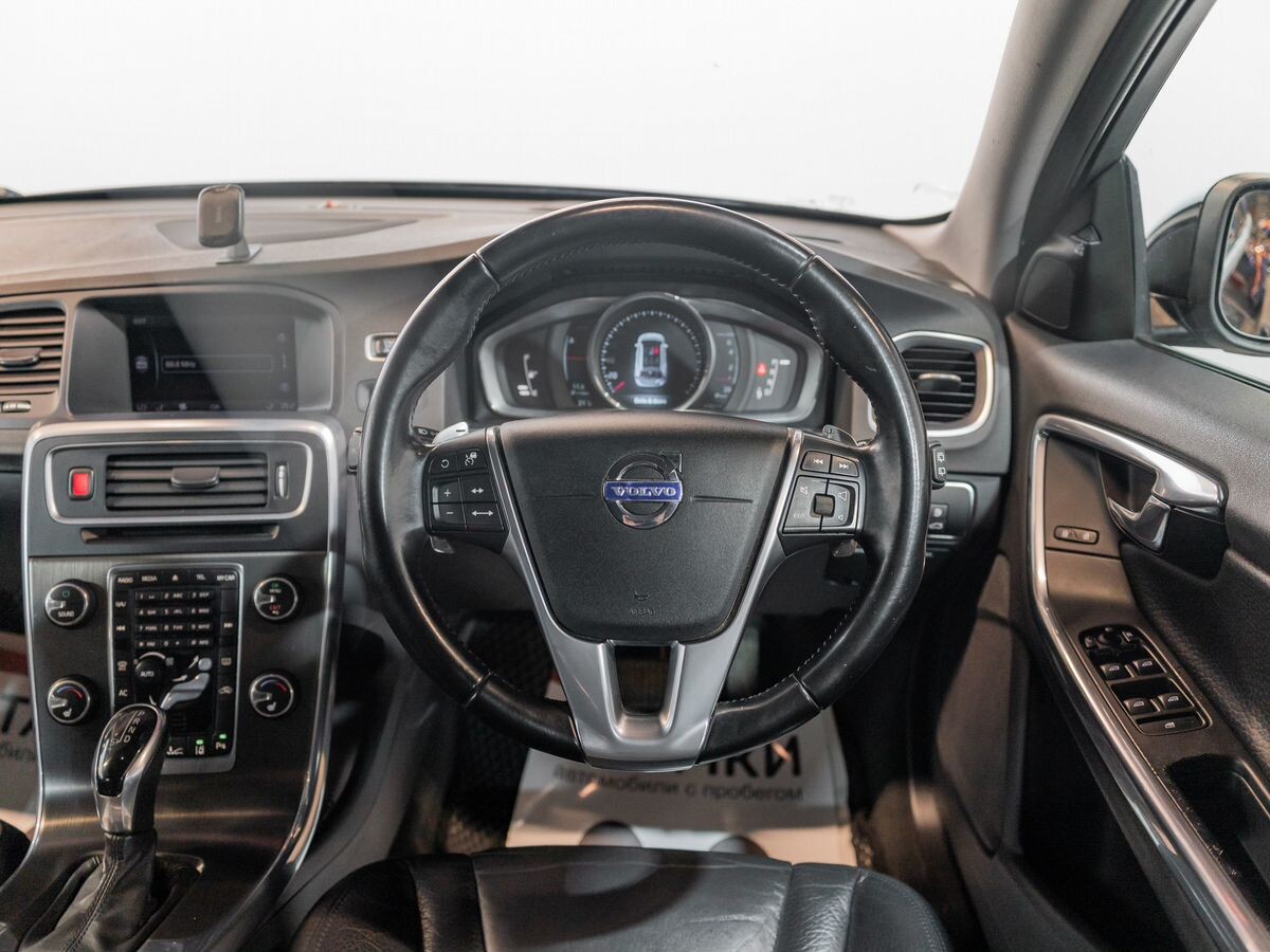 Volvo V60 2013 - фото автомобиля