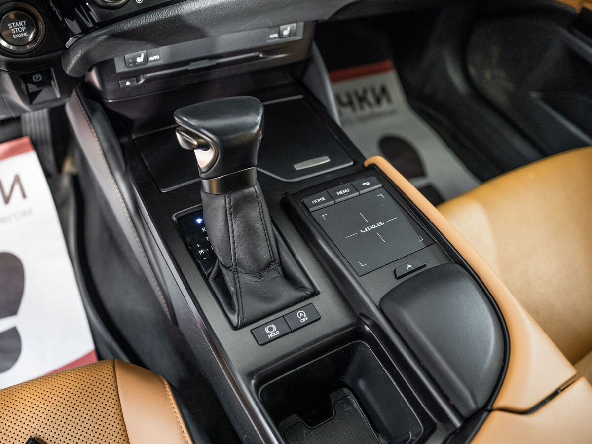 Lexus ES 2021 - фото автомобиля