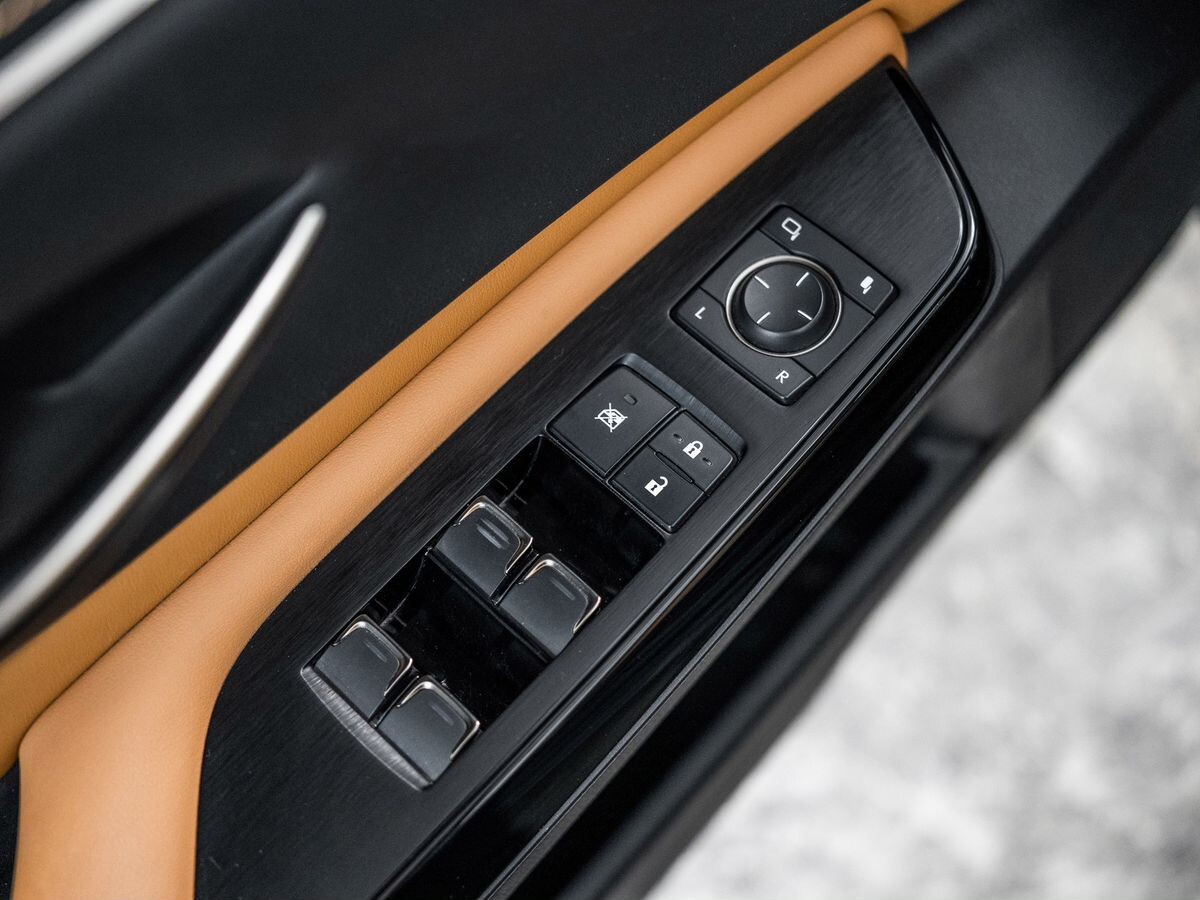 Lexus ES 2021 - фото автомобиля