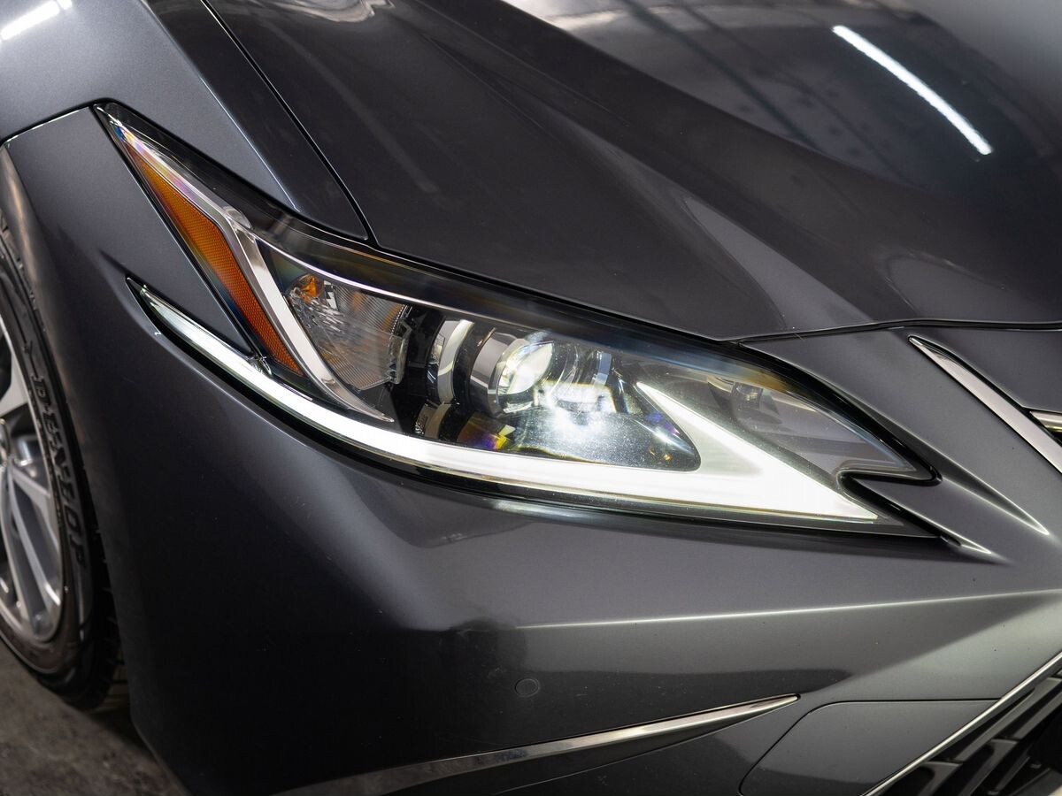 Lexus ES 2021 - фото автомобиля