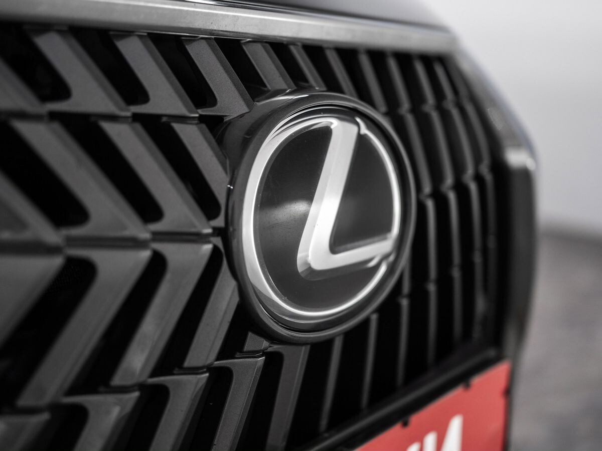 Lexus ES 2021 - фото автомобиля