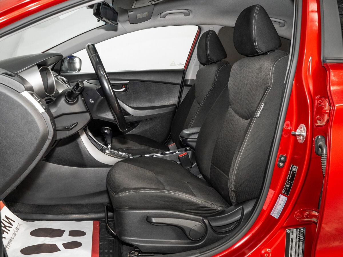 Hyundai Elantra 2012 - фото автомобиля