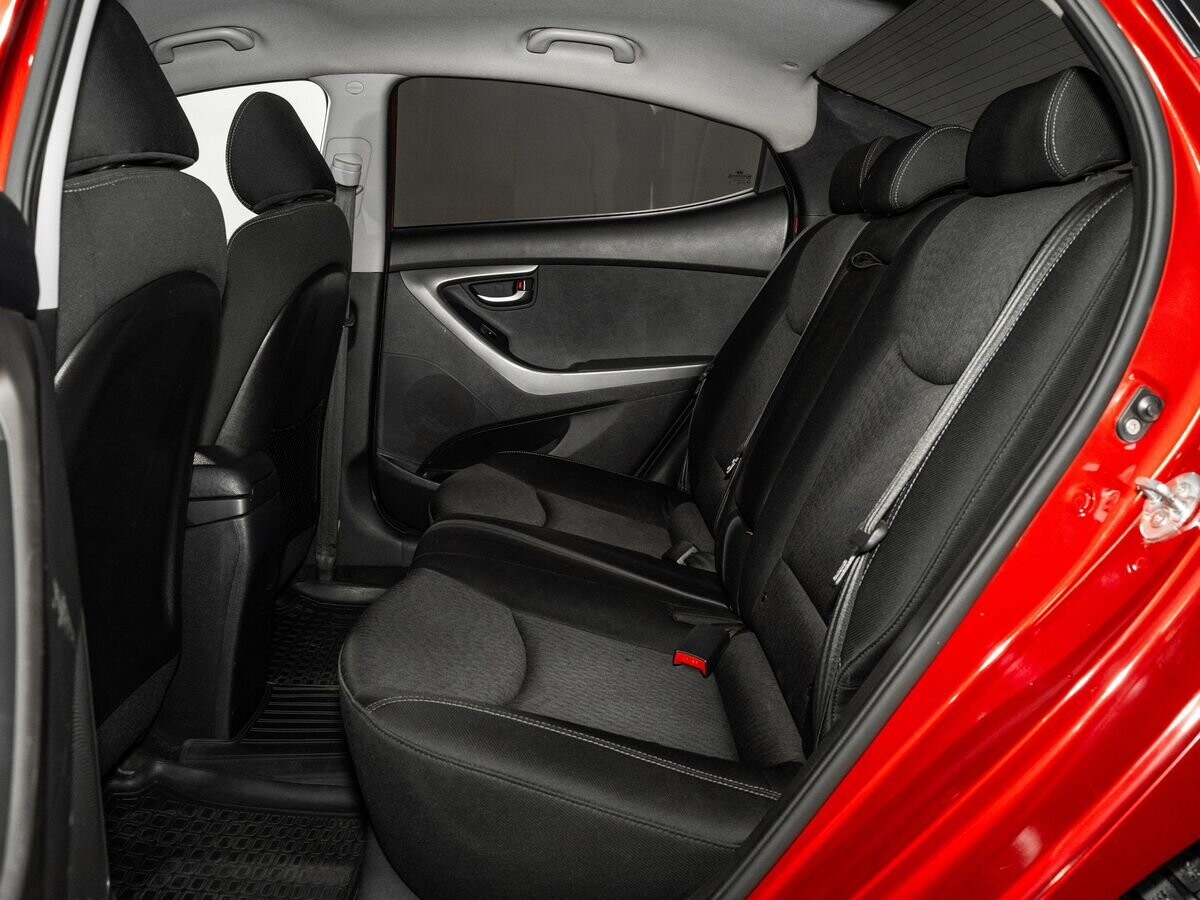 Hyundai Elantra 2012 - фото автомобиля