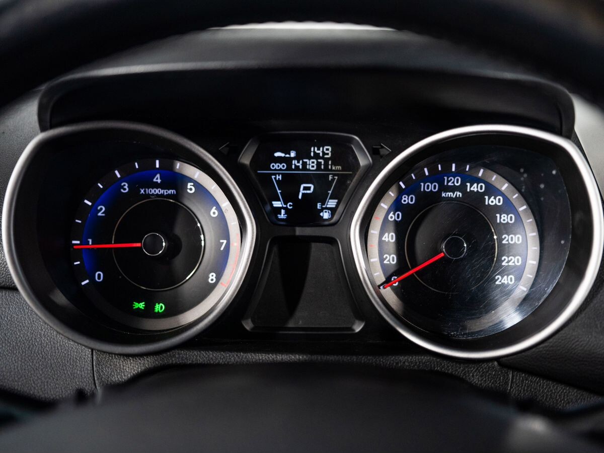 Hyundai Elantra 2012 - фото автомобиля