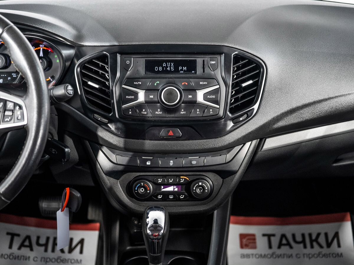 Lada (ВАЗ) Vesta 2021 - фото автомобиля