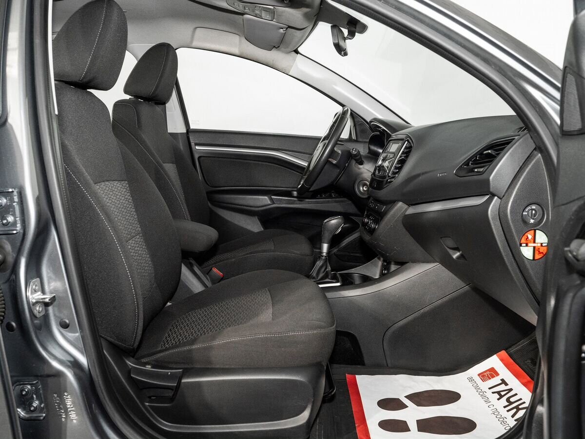 Lada (ВАЗ) Vesta 2021 - фото автомобиля