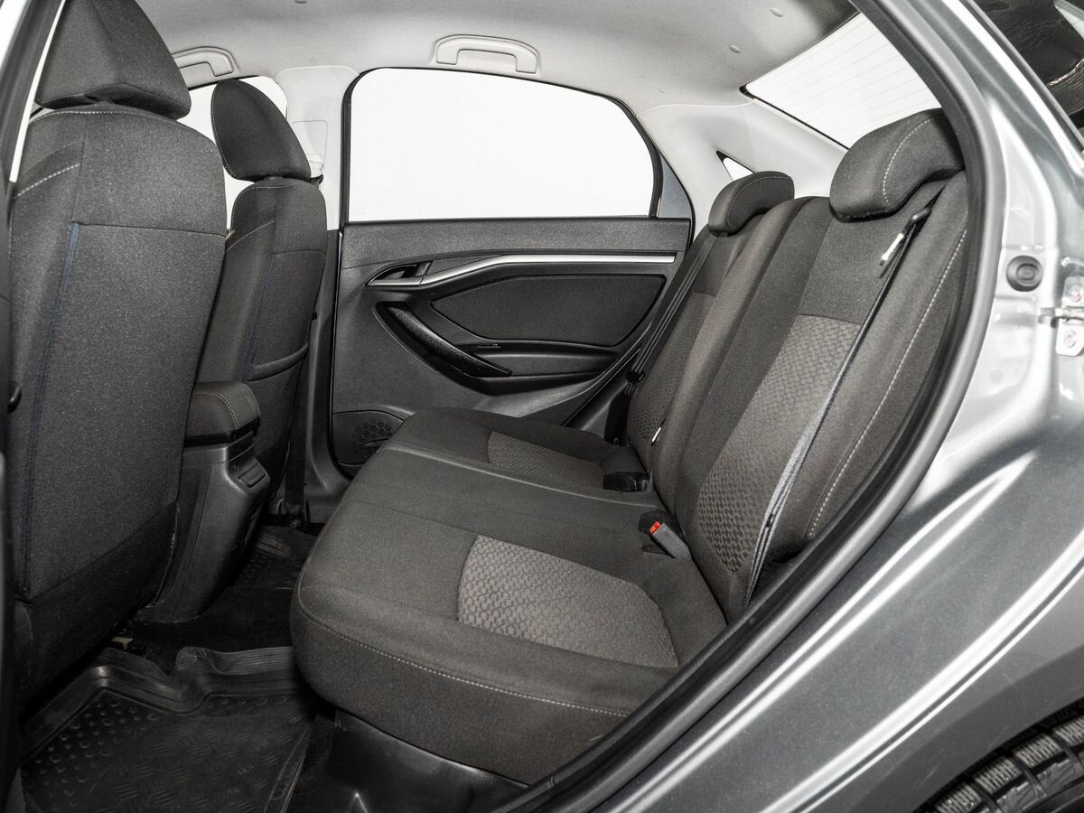 Lada (ВАЗ) Vesta 2021 - фото автомобиля