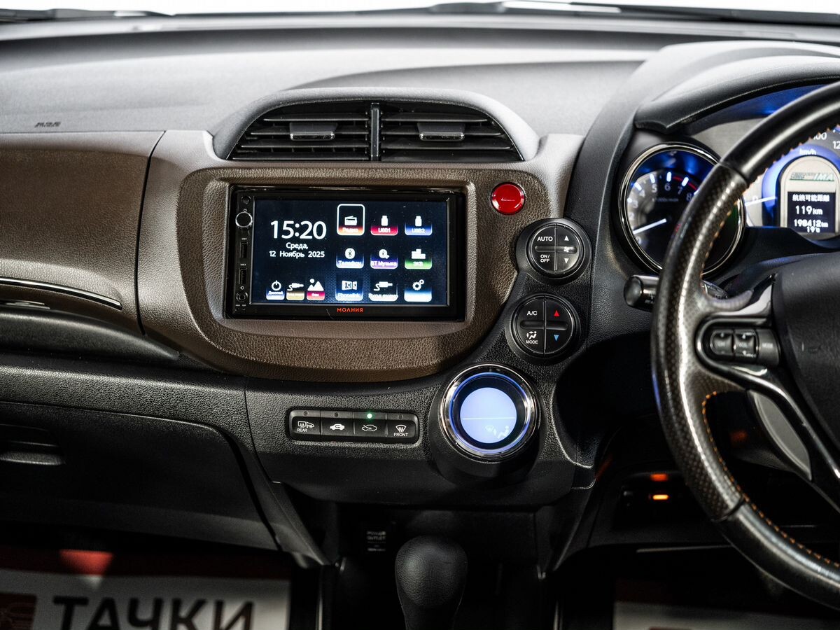 Honda Fit Shuttle 2012 - фото автомобиля