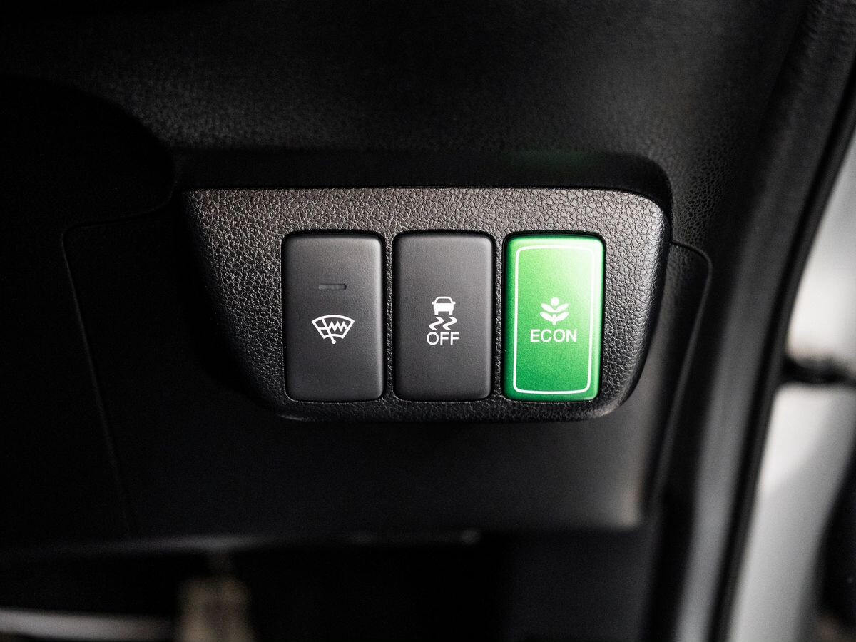 Honda Fit Shuttle 2012 - фото автомобиля