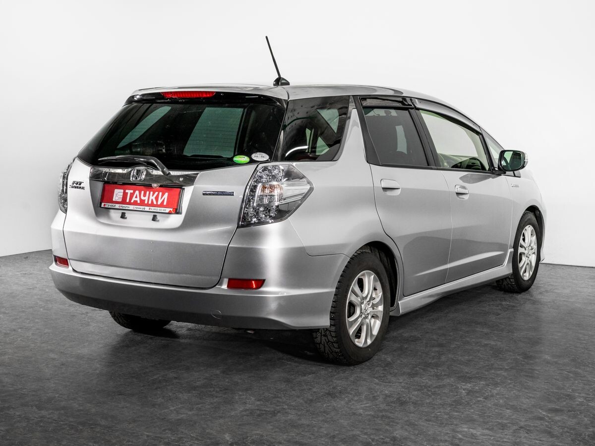 Honda Fit Shuttle 2012 - фото автомобиля