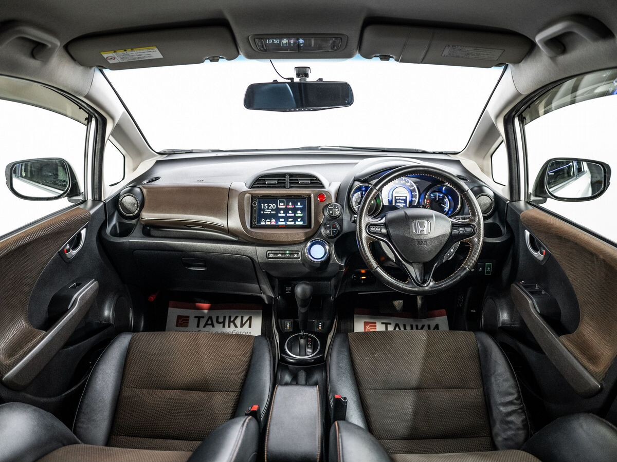 Honda Fit Shuttle 2012 - фото автомобиля