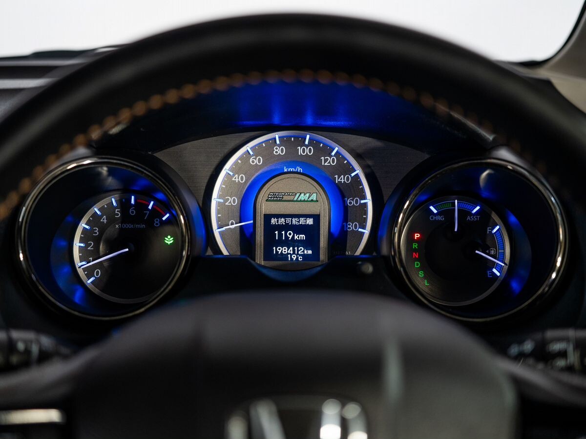 Honda Fit Shuttle 2012 - фото автомобиля