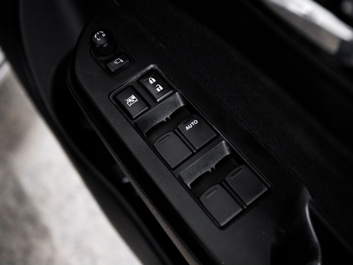 Suzuki Swift 2010 - фото автомобиля