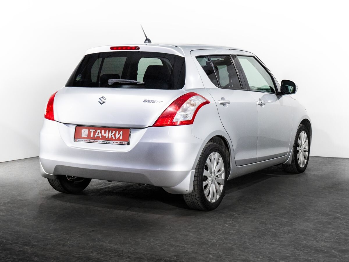 Suzuki Swift 2010 - фото автомобиля