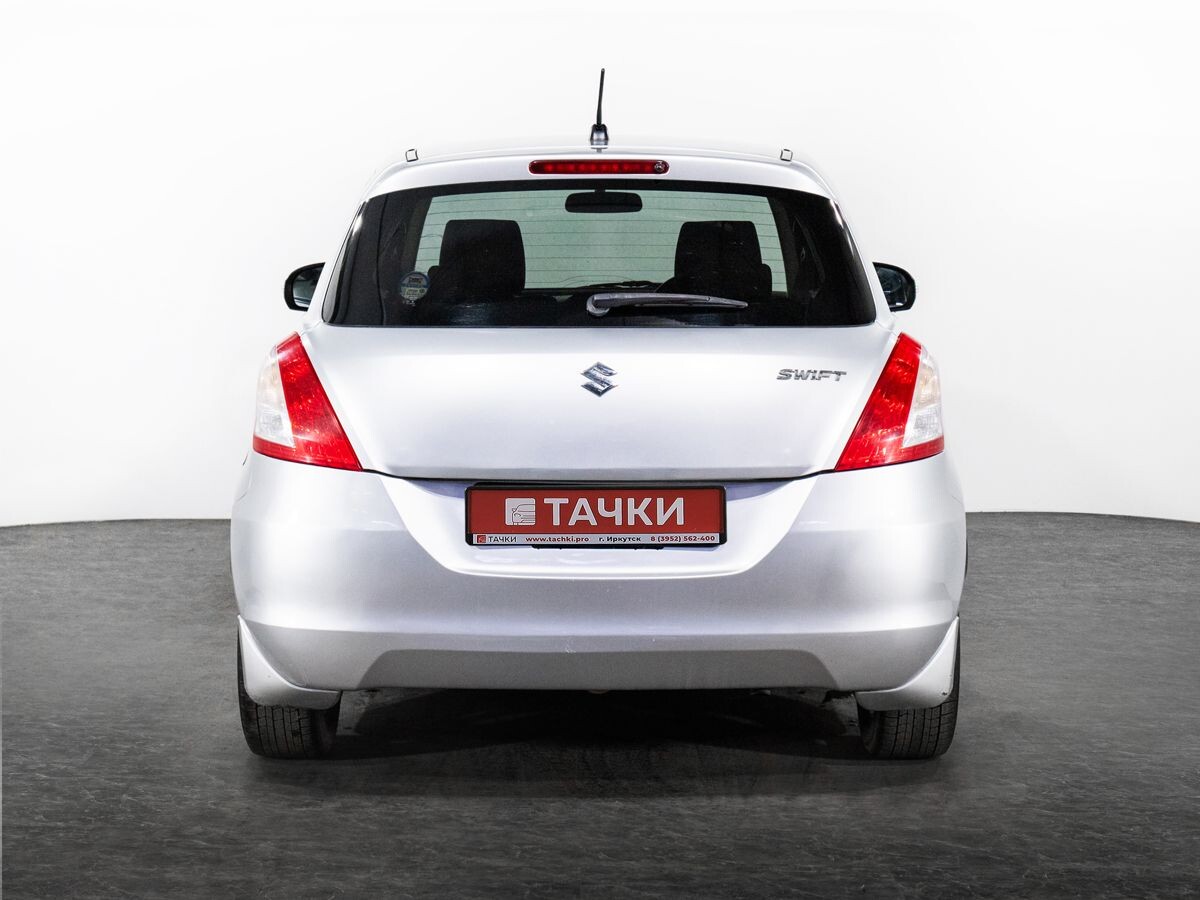 Suzuki Swift 2010 - фото автомобиля