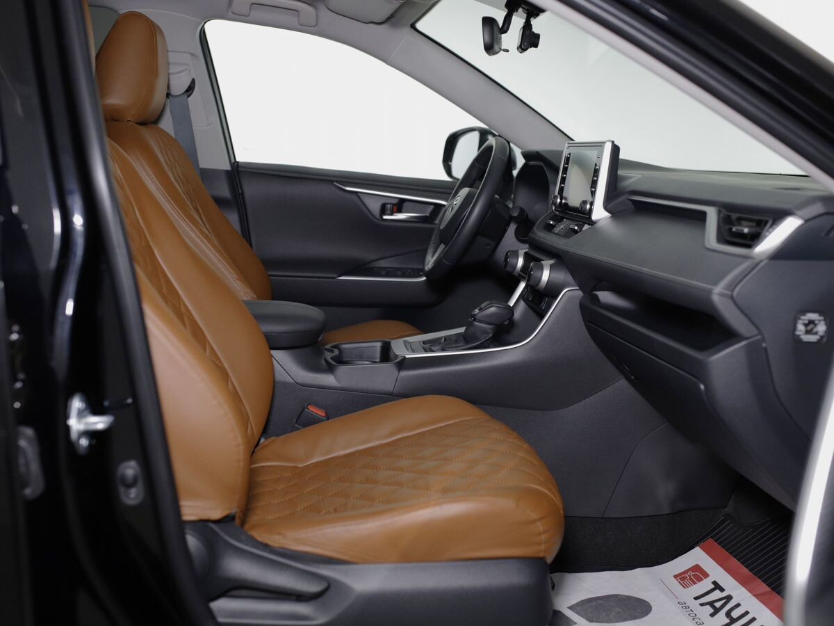 Toyota RAV4 2020 - фото автомобиля