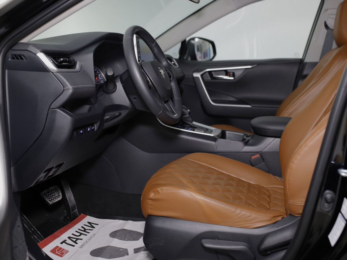 Toyota RAV4 2020 - фото автомобиля