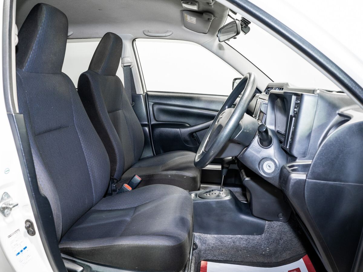 Toyota Probox 2018 - фото автомобиля