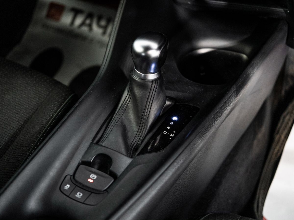 Toyota C-HR 2018 - фото автомобиля