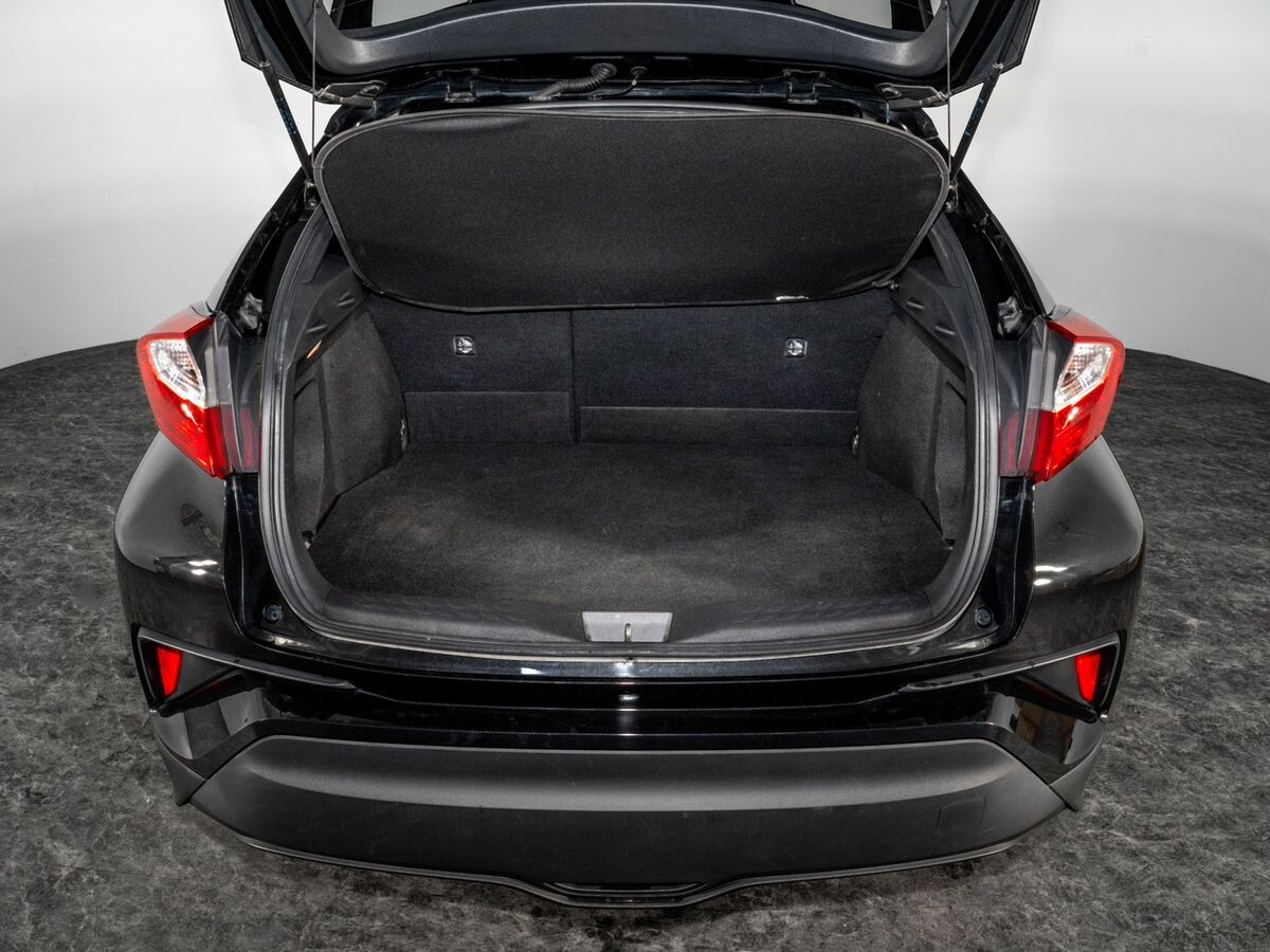 Toyota C-HR 2018 - фото автомобиля