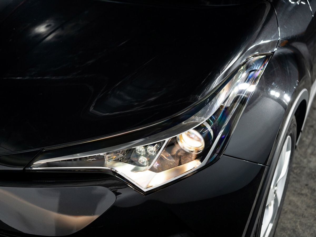 Toyota C-HR 2018 - фото автомобиля