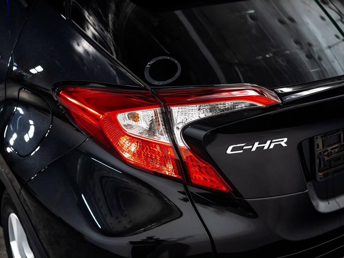 Toyota C-HR 2018 - фото автомобиля