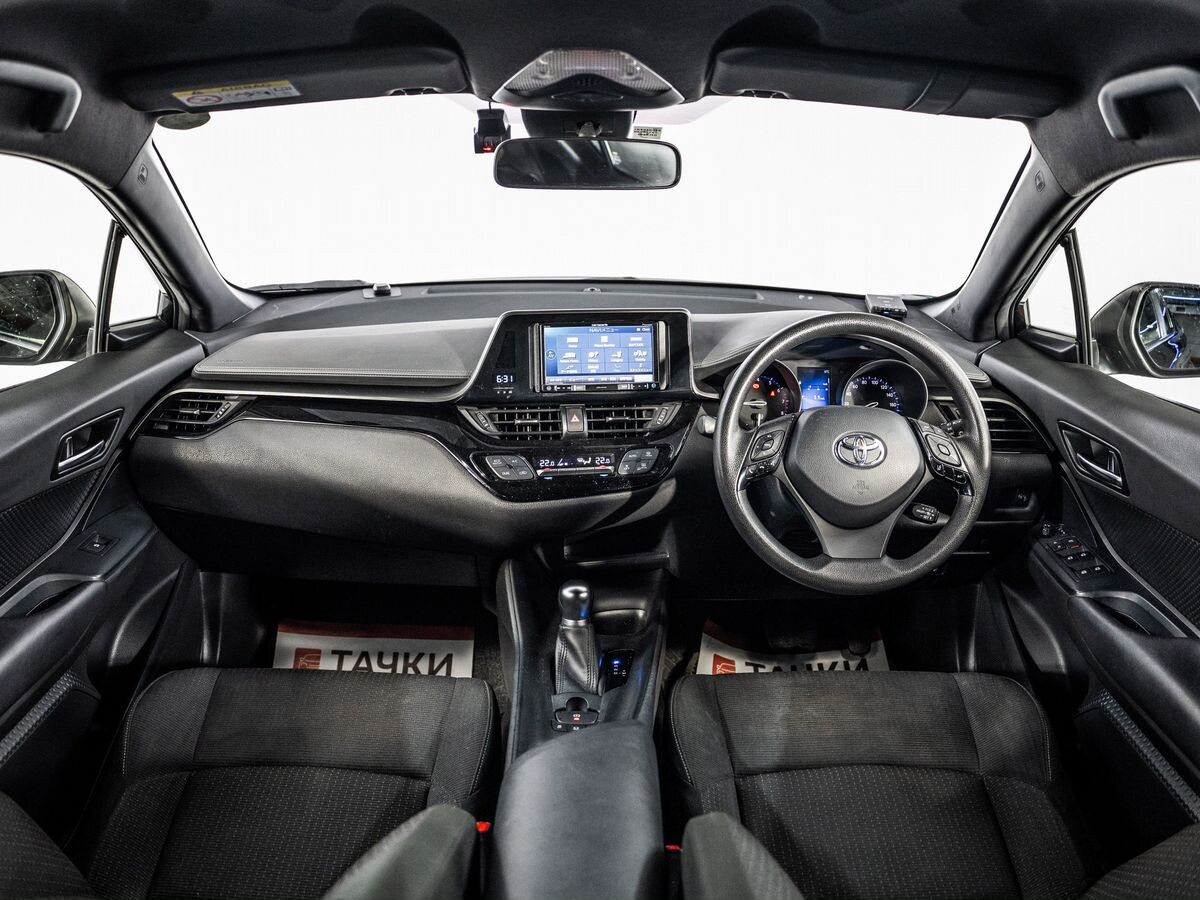 Toyota C-HR 2018 - фото автомобиля