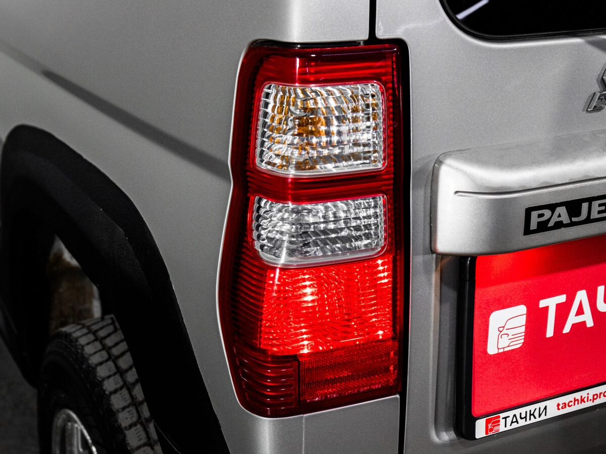 Mitsubishi Pajero Mini 2006 - фото автомобиля