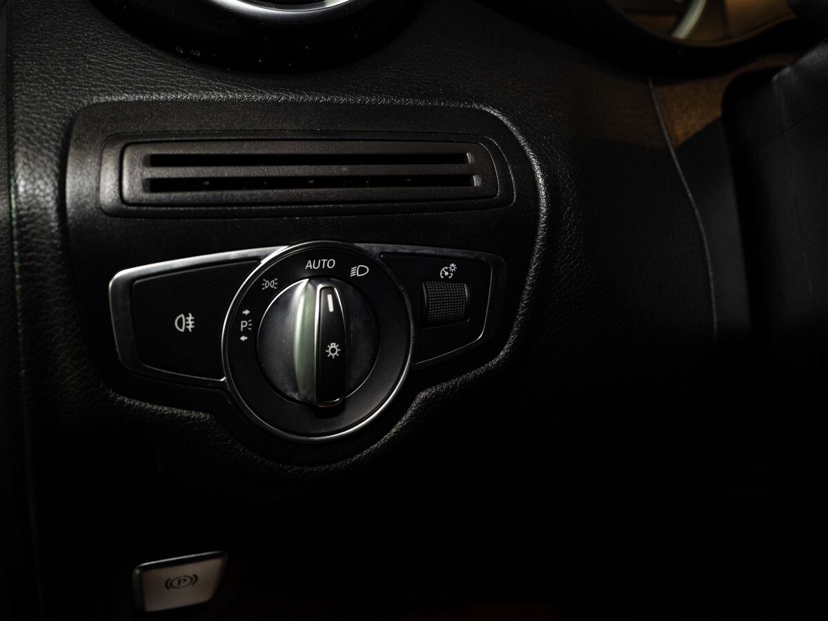 Mercedes-Benz C-Класс 2019 - фото автомобиля