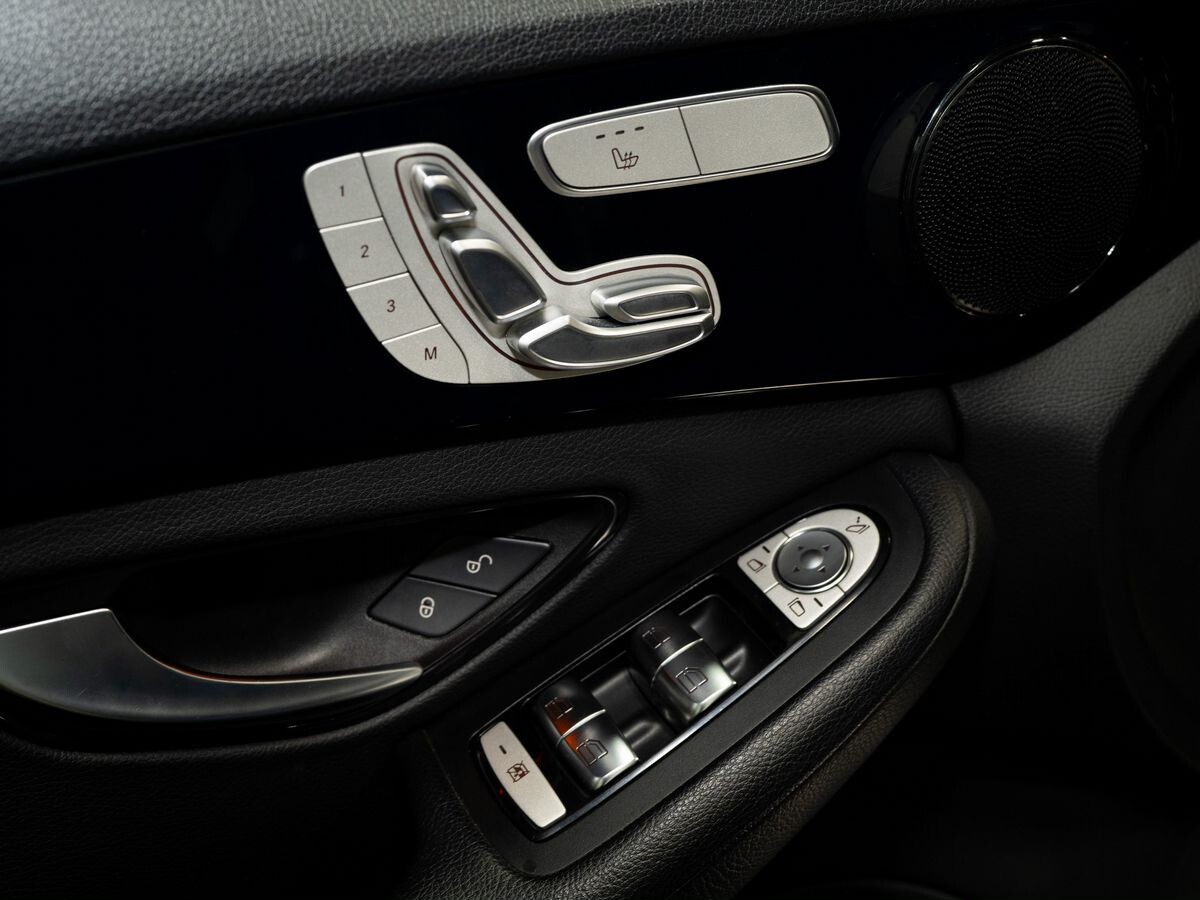 Mercedes-Benz C-Класс 2019 - фото автомобиля