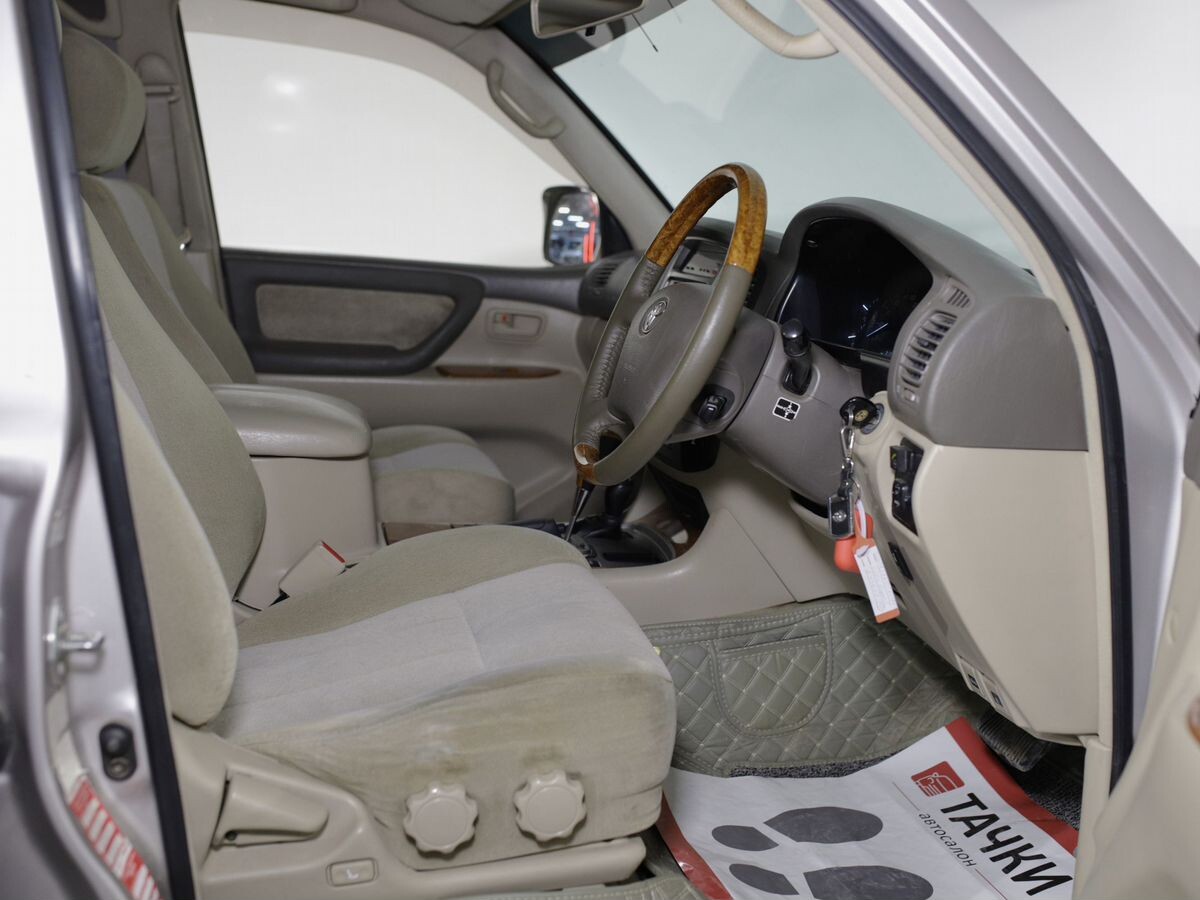 Toyota Land Cruiser 2003 - фото автомобиля