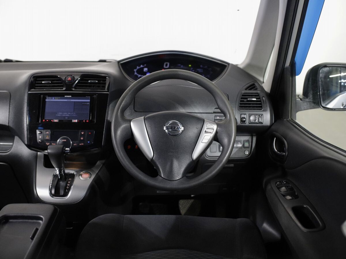 Nissan Serena 2015 - фото автомобиля