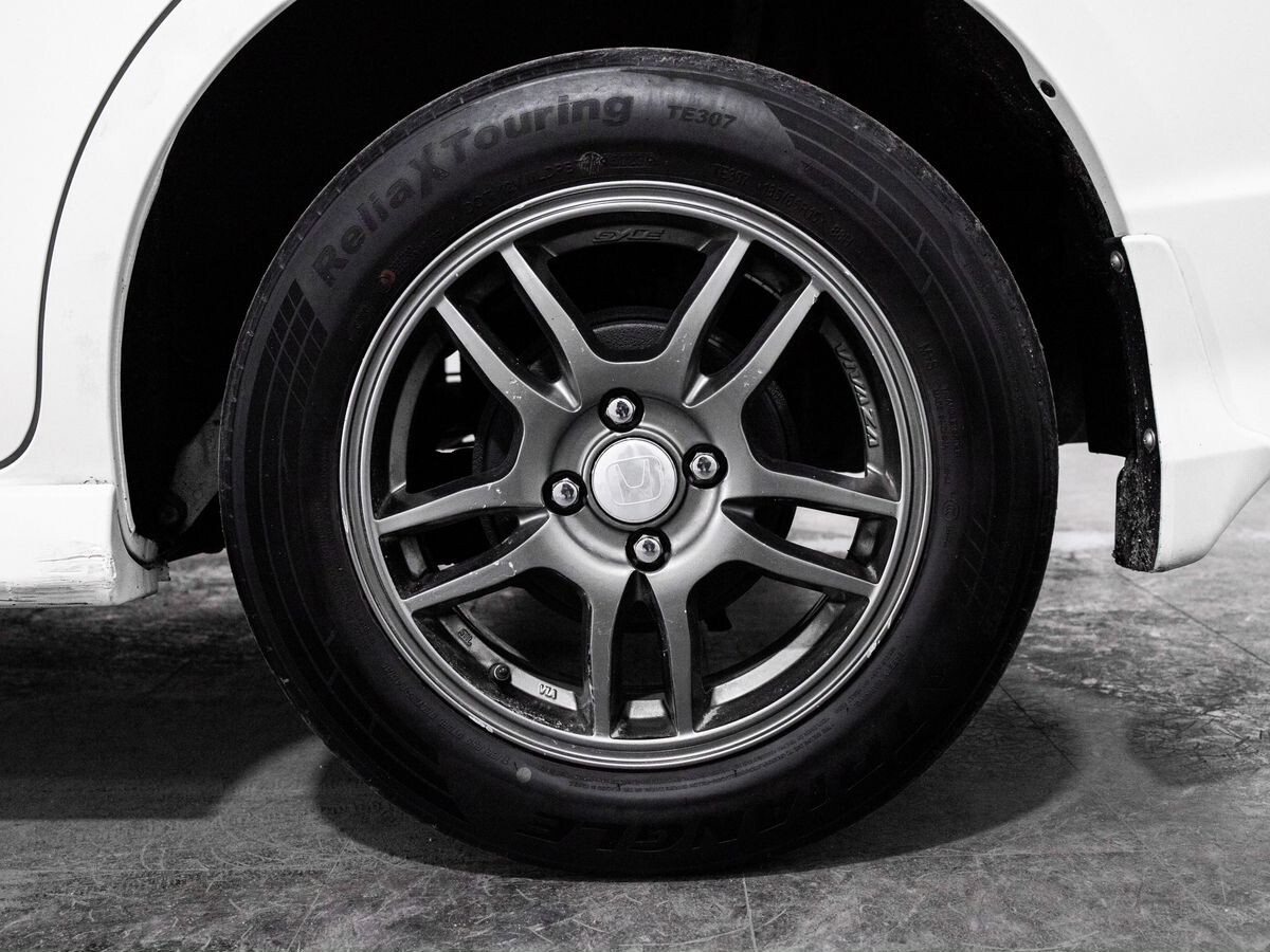 Honda Fit Shuttle 2011 - фото автомобиля