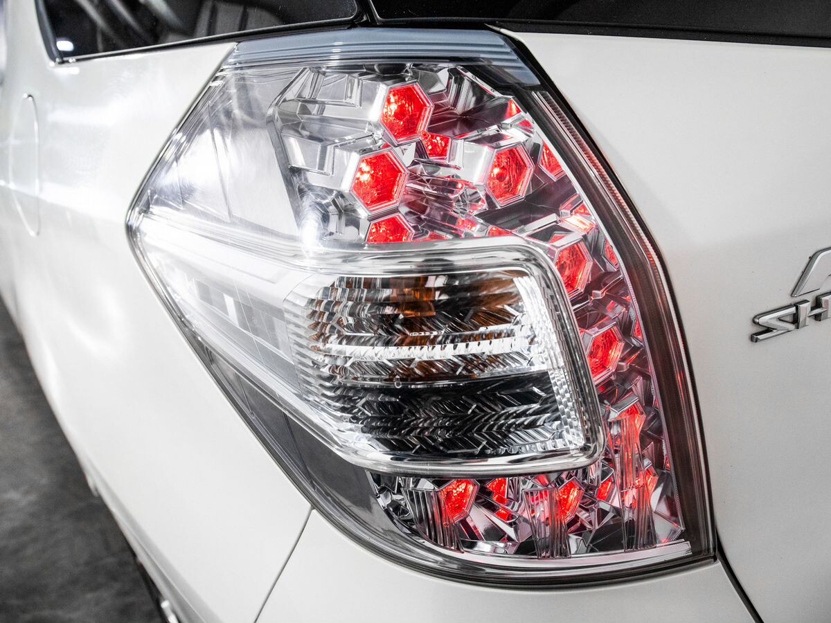 Honda Fit Shuttle 2011 - фото автомобиля