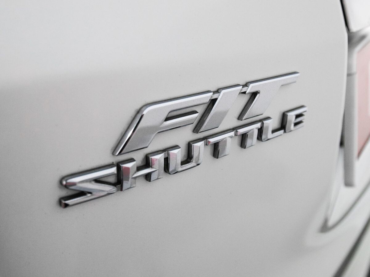 Honda Fit Shuttle 2011 - фото автомобиля