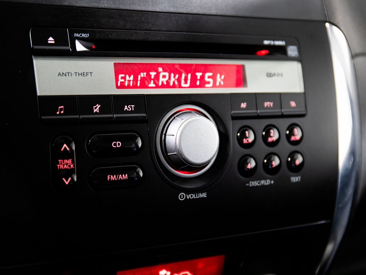 Suzuki SX4 2013 - фото автомобиля