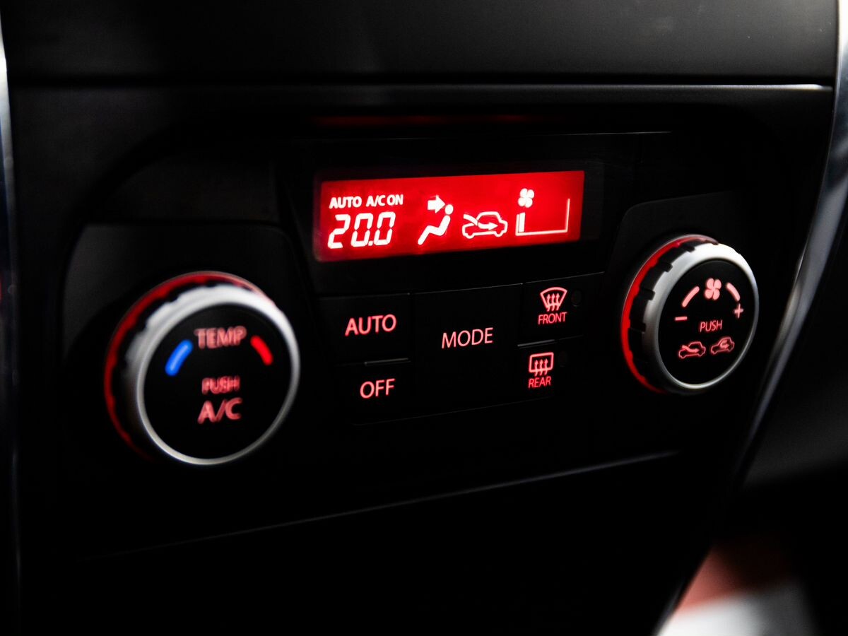 Suzuki SX4 2013 - фото автомобиля