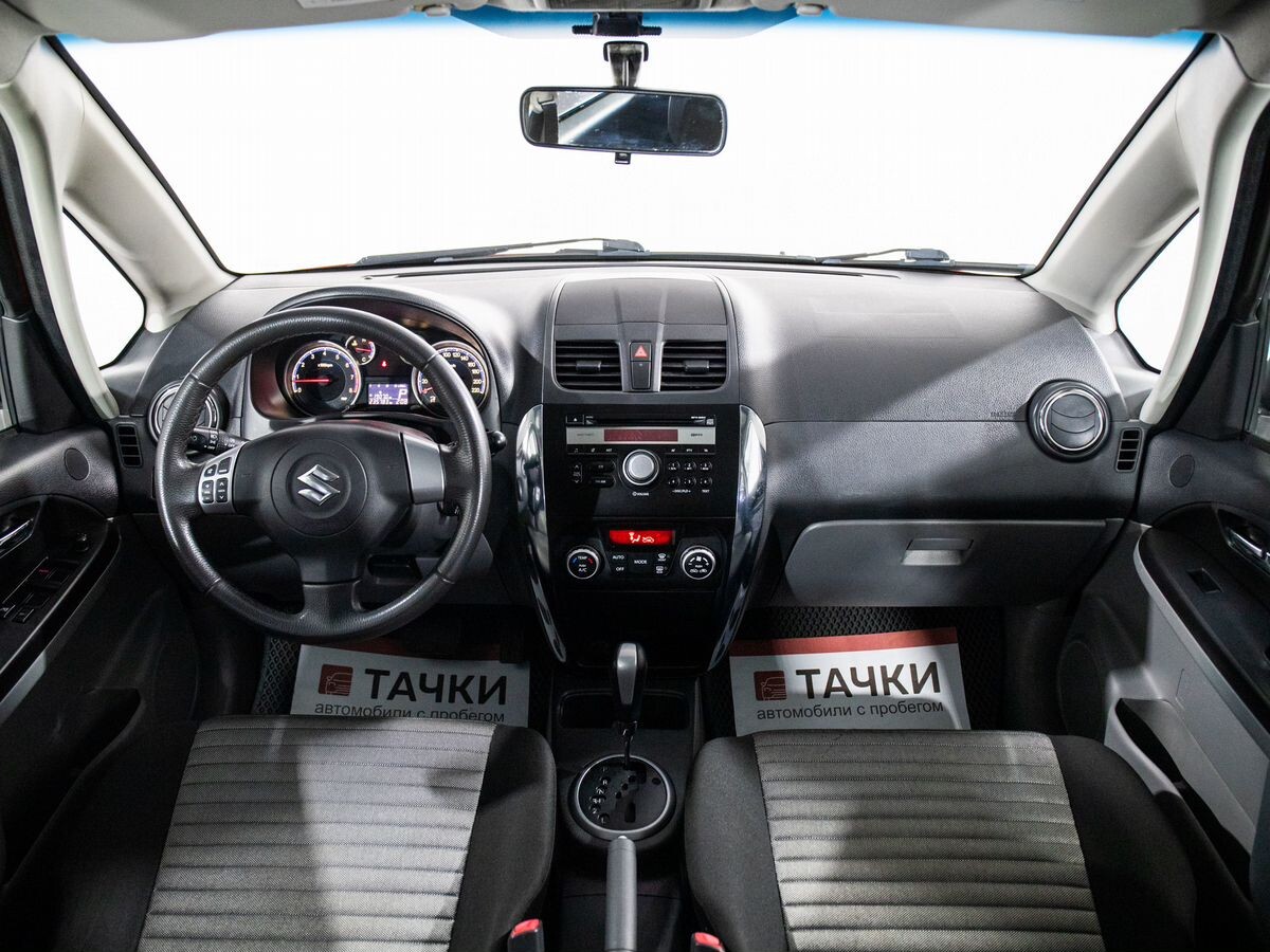 Suzuki SX4 2013 - фото автомобиля