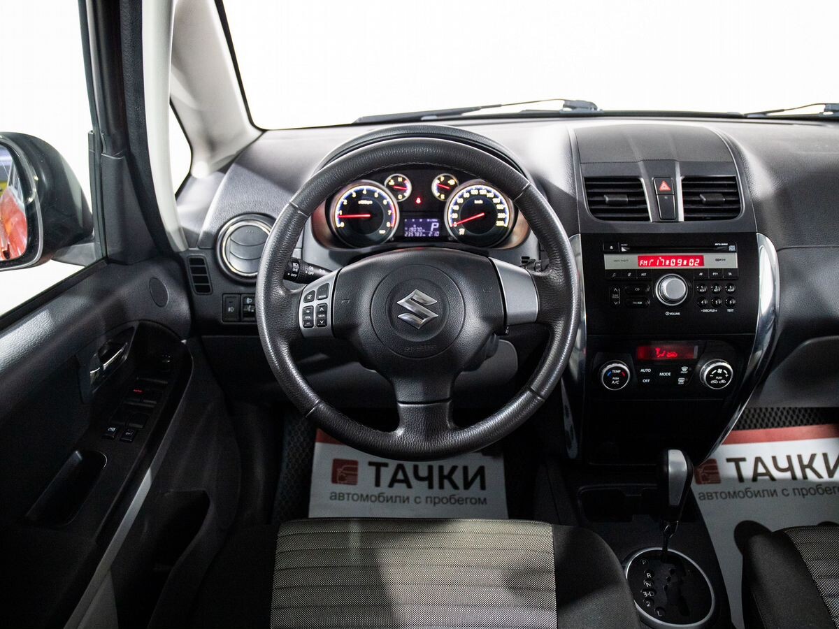 Suzuki SX4 2013 - фото автомобиля