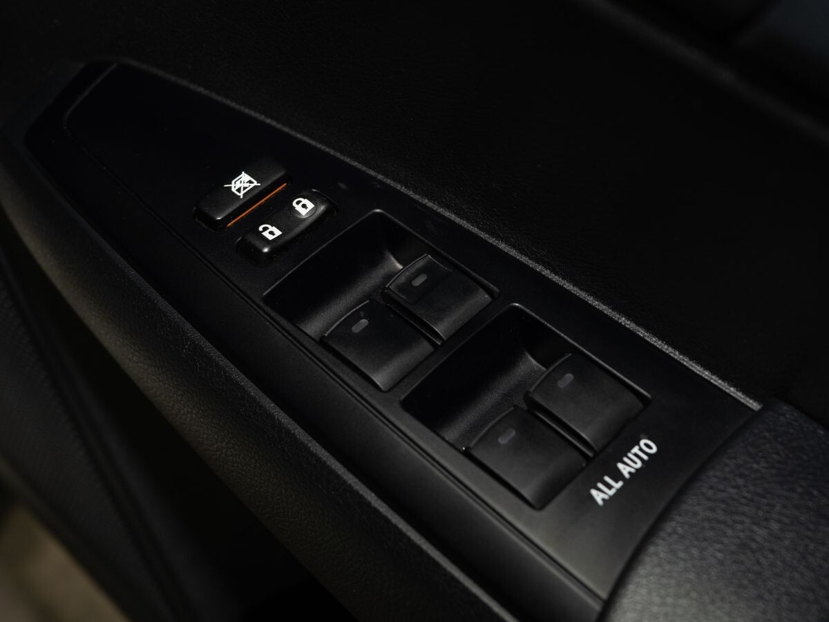 Toyota Corolla 2019 - фото автомобиля