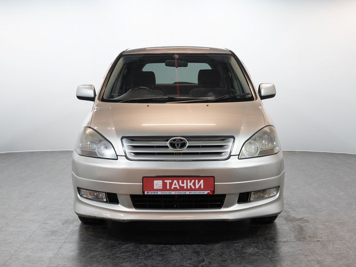 Toyota Ipsum 2002 - фото автомобиля