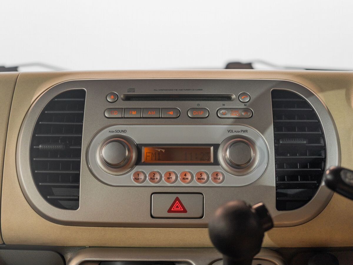 Nissan Moco 2010 - фото автомобиля