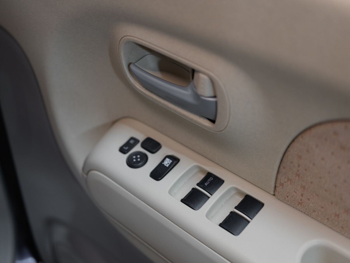 Nissan Moco 2010 - фото автомобиля