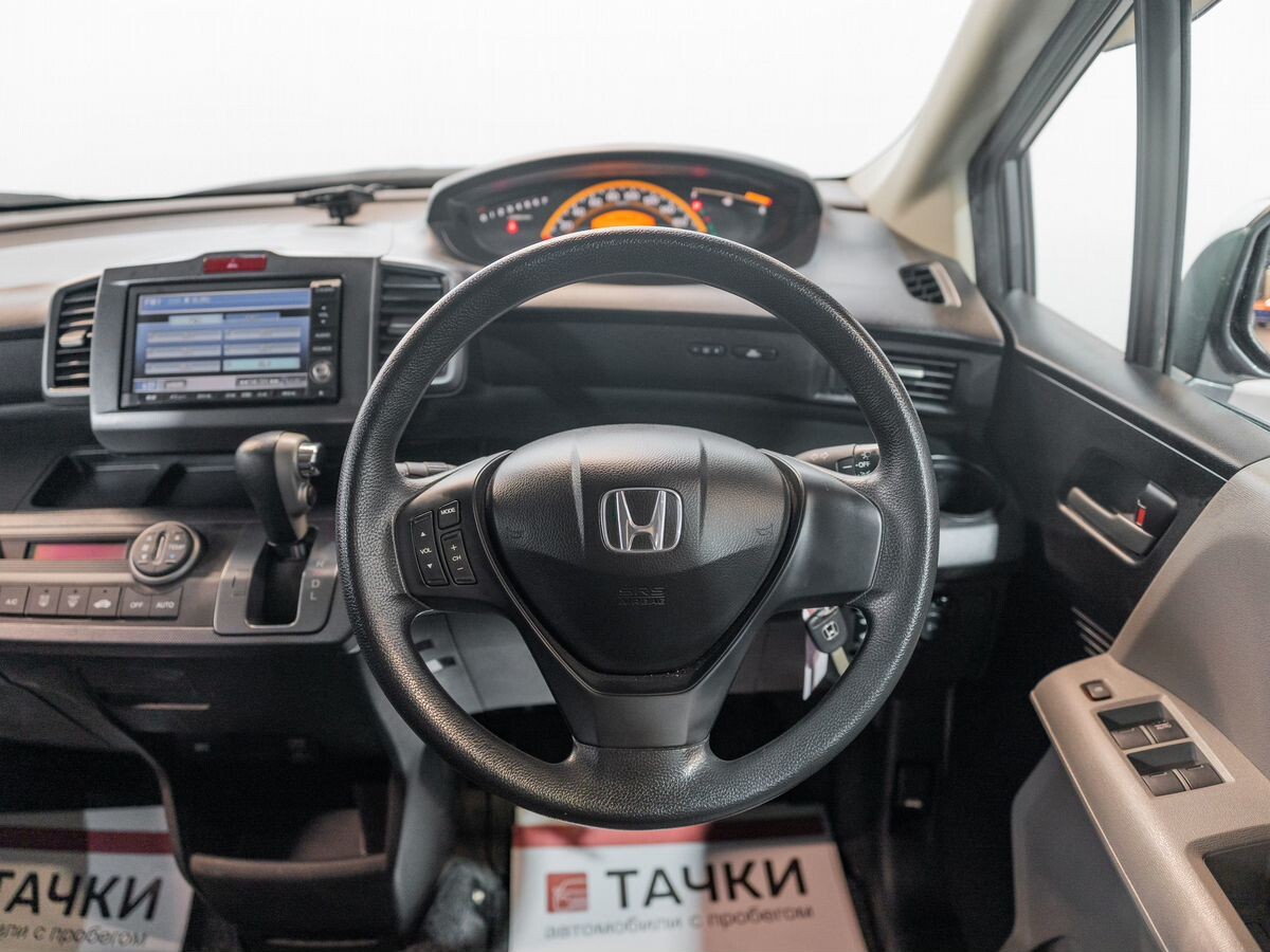 Honda Freed 2009 - фото автомобиля