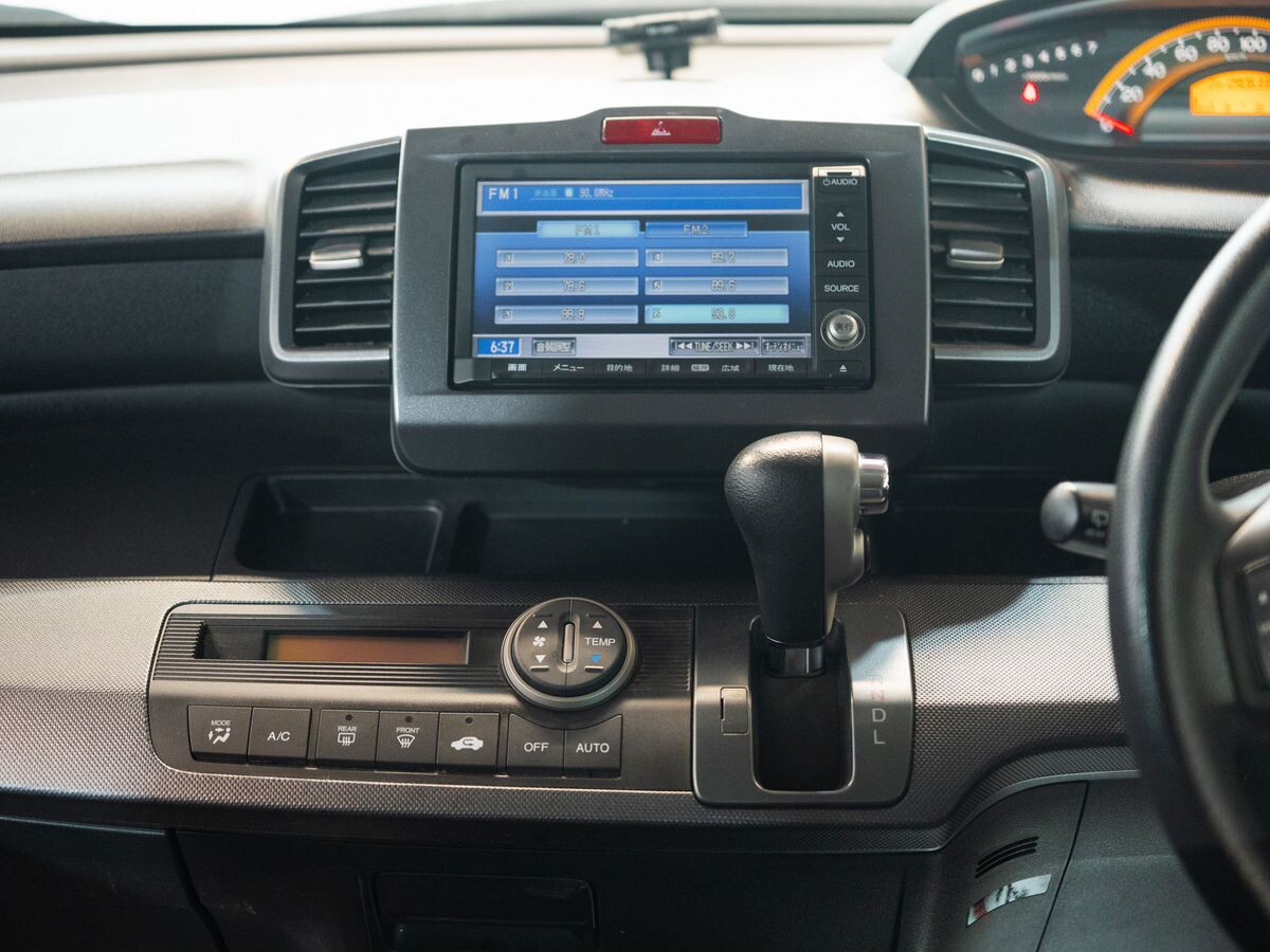 Honda Freed 2009 - фото автомобиля