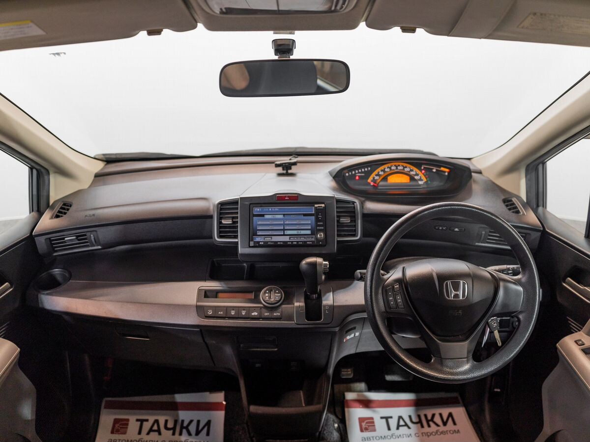 Honda Freed 2009 - фото автомобиля