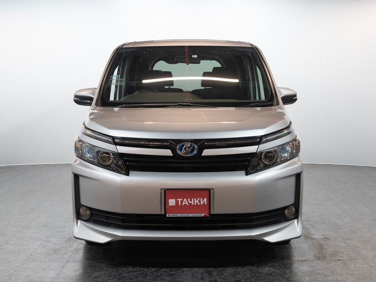 Toyota Voxy 2014 - фото автомобиля