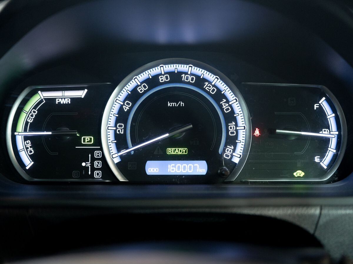 Toyota Voxy 2014 - фото автомобиля