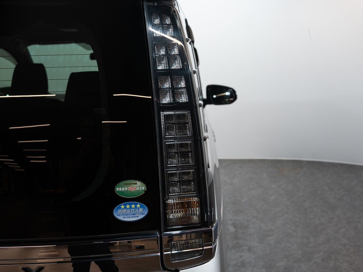 Toyota Voxy 2014 - фото автомобиля